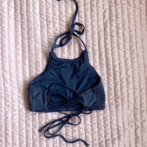 Bikini top! - Picture 2 of 2